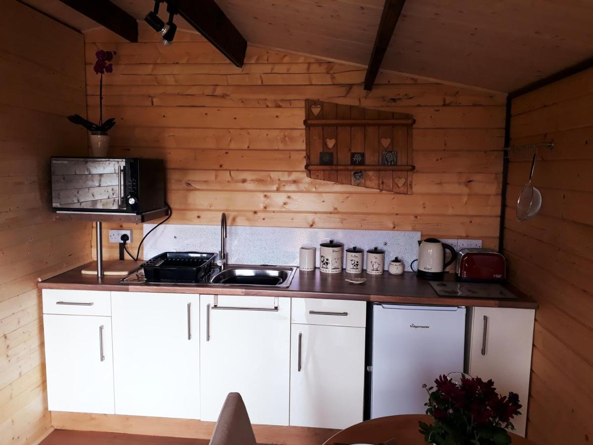 Country Bumpkin - Romantic Couples Stay In Oakhill Cabin Εξωτερικό φωτογραφία