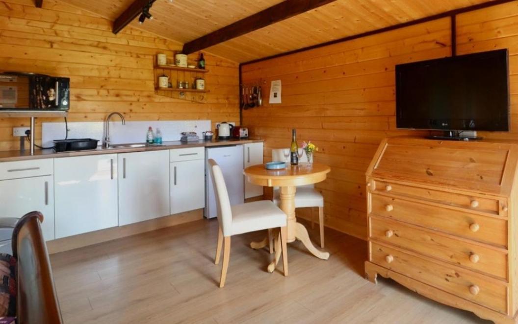 Country Bumpkin - Romantic Couples Stay In Oakhill Cabin Εξωτερικό φωτογραφία